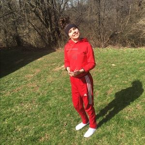 Meet your Posher, Jossy